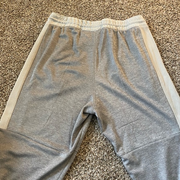 Adidas Tapered fit Athletic Sweatpants Joggers - Picture 5 of 7